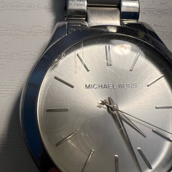 Michael Kors Watch - Picture 2 of 4